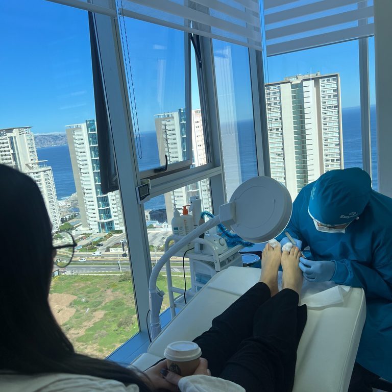 podologia-easyfeet-vista-consulta-768x1024
